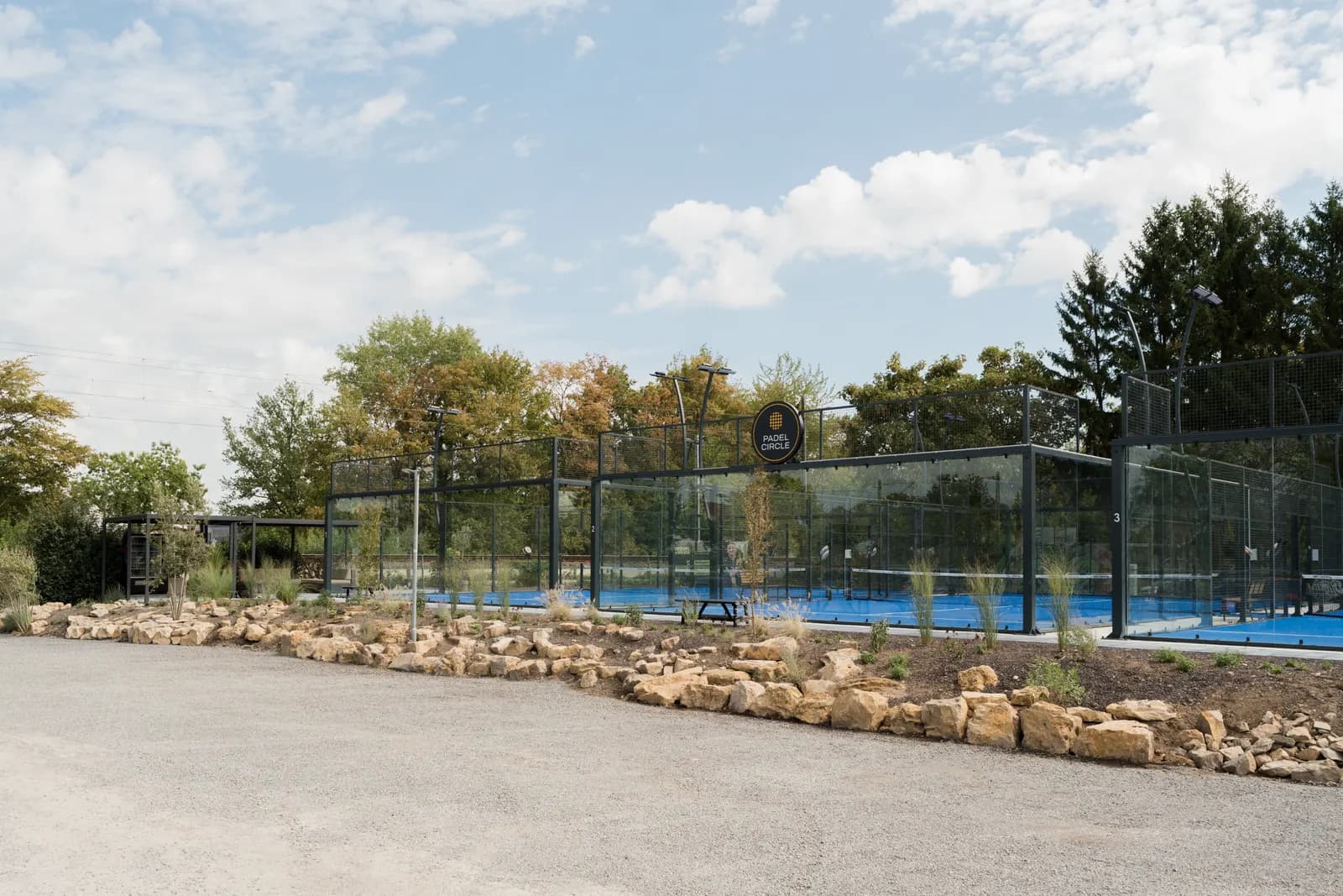 Die Padel Circle Anlage mit allen Courts
